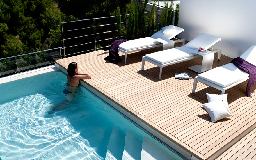 6-TRIBU_BAIN_DE_SOLEIL_TABLE_BASSE_Versus_Mirthe