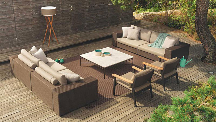 Fauteuils Riba - canapé Hardy - lampe exterieure Triconfort